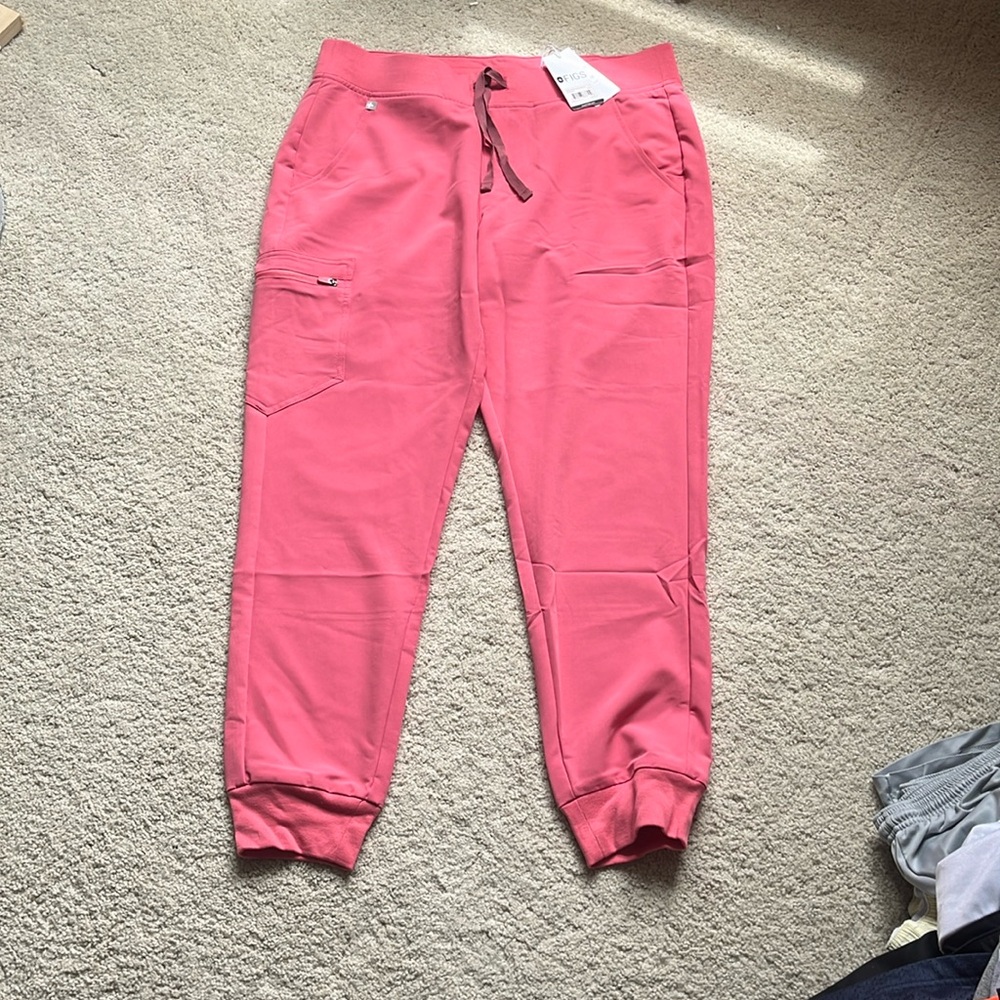 NWT Figs joggers size Large, desert rose